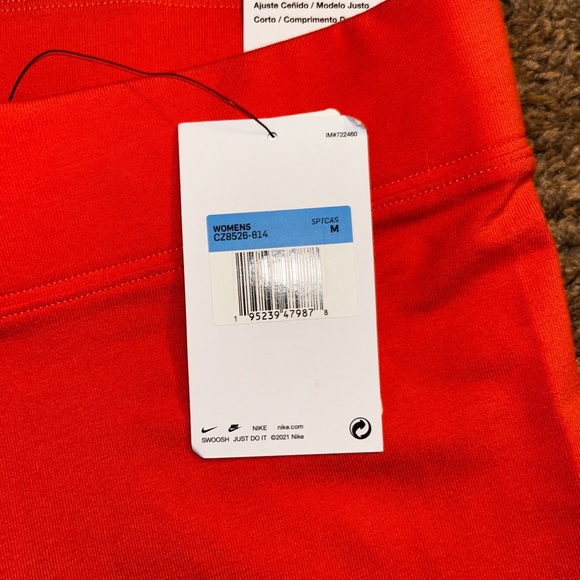 Nike mid rise biker shorts NEW medium magic ember - Picture 4 of 4